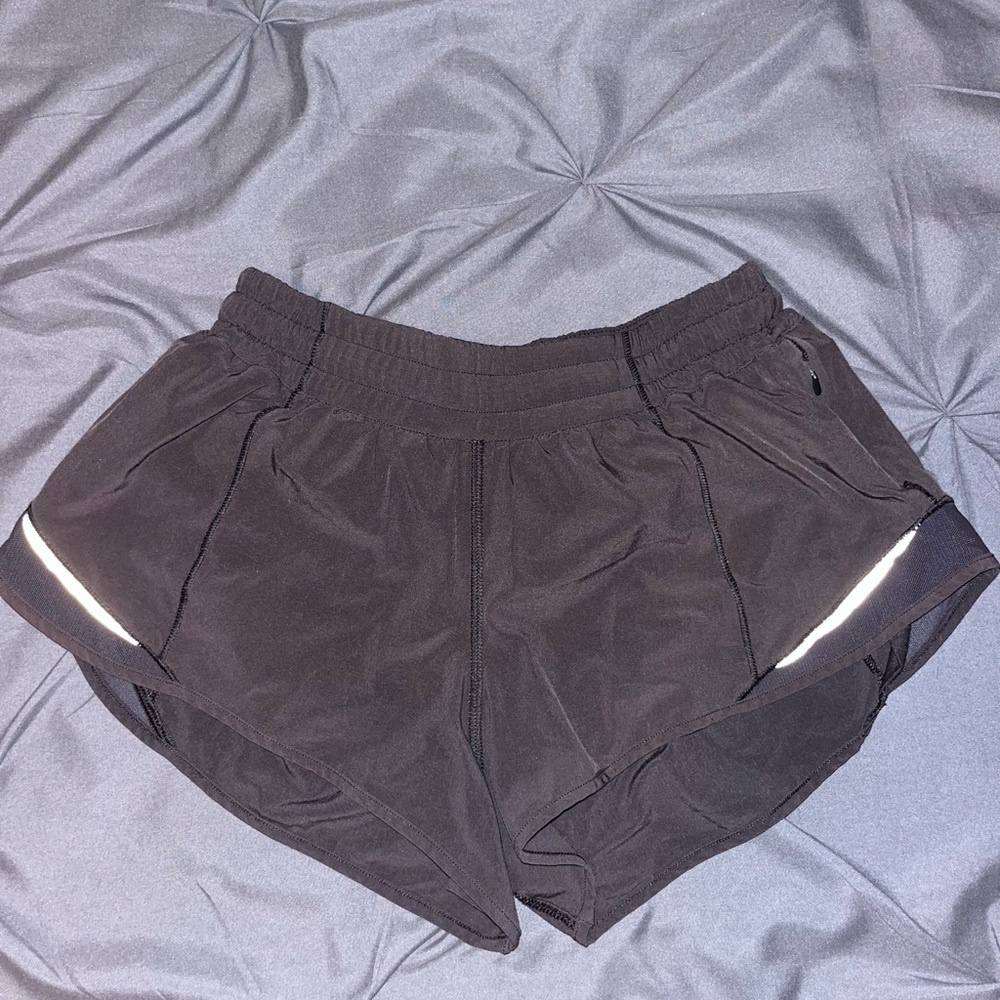 Lululemon 2.5 inch Hotty Hot Shorts